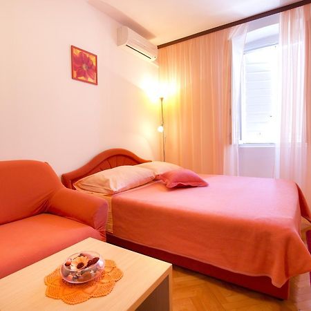 Apartment And Room Daria Вис Экстерьер фото