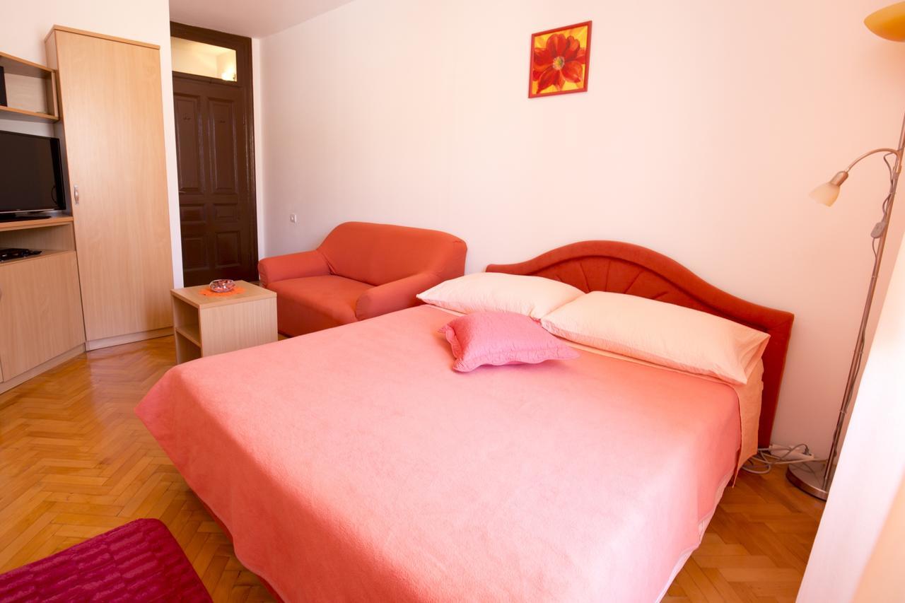 Apartment And Room Daria Вис Экстерьер фото